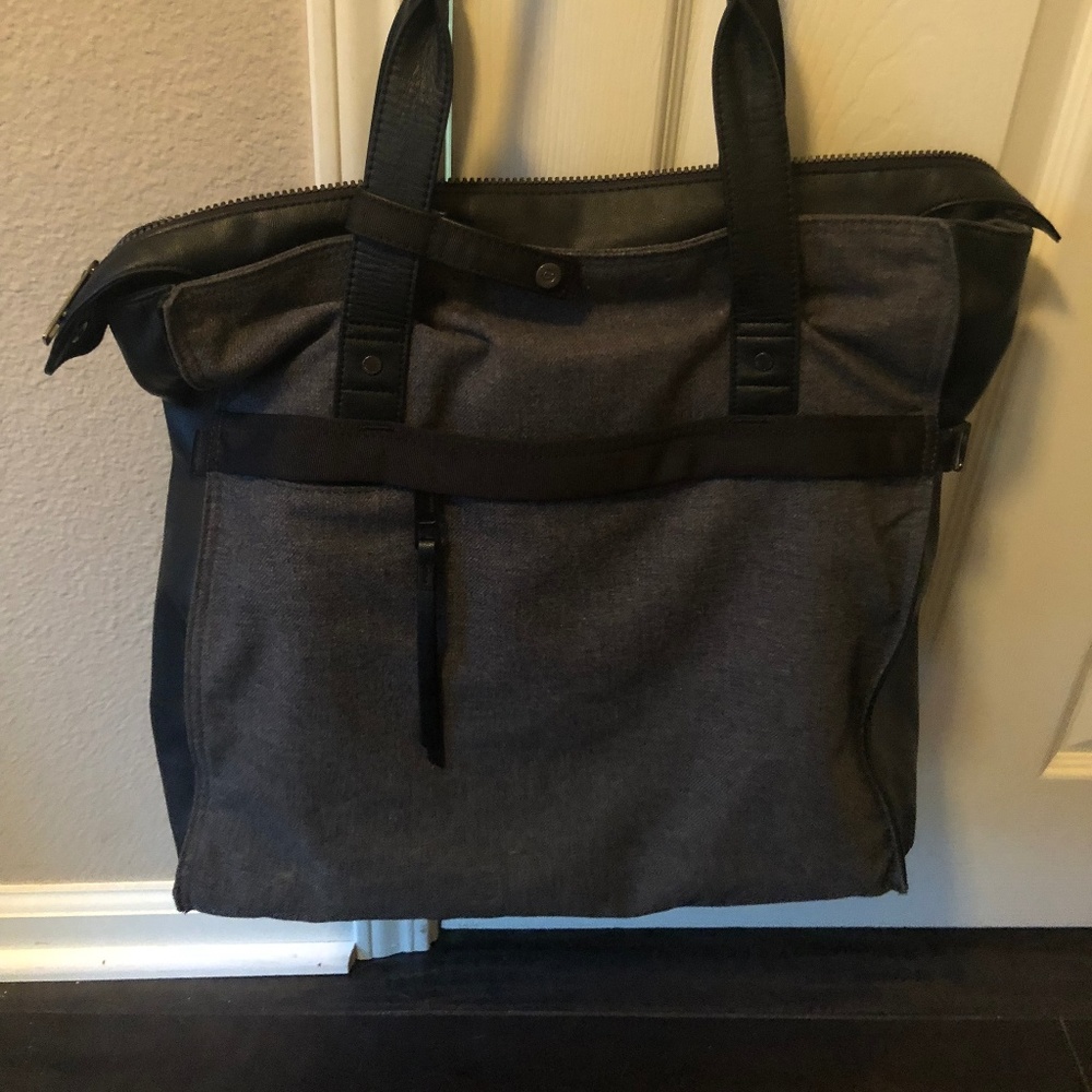 Lululemon Follow Your Bliss Bag - EUC